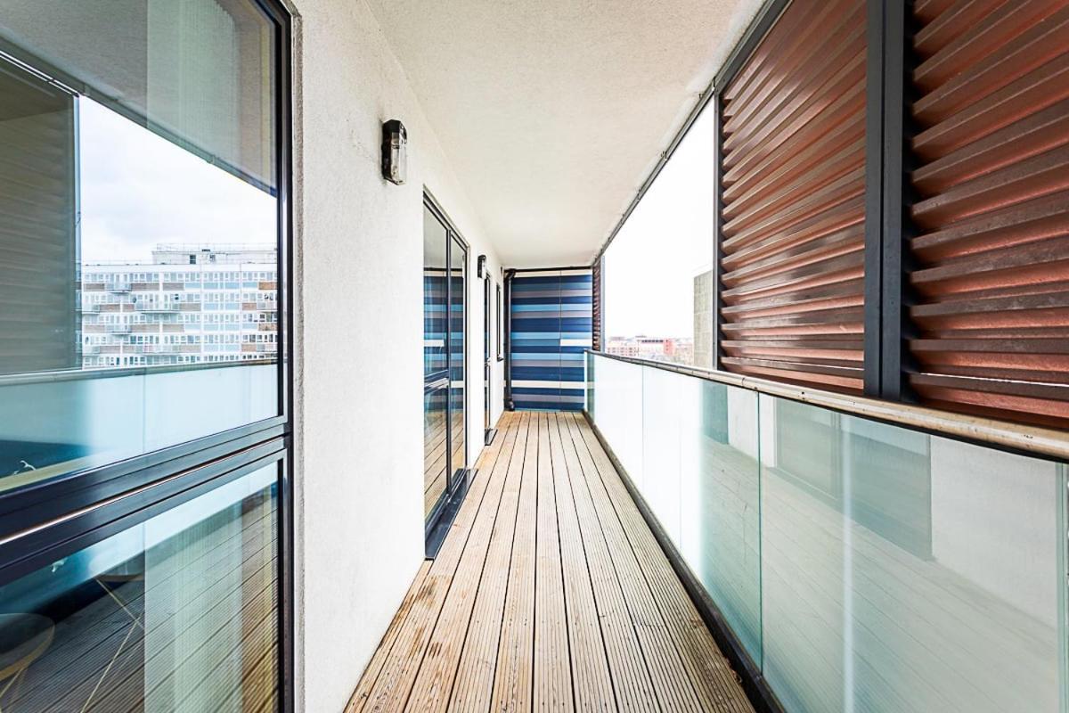 Trendy Queen'S Park Apartment With Views Across London Exterior photo