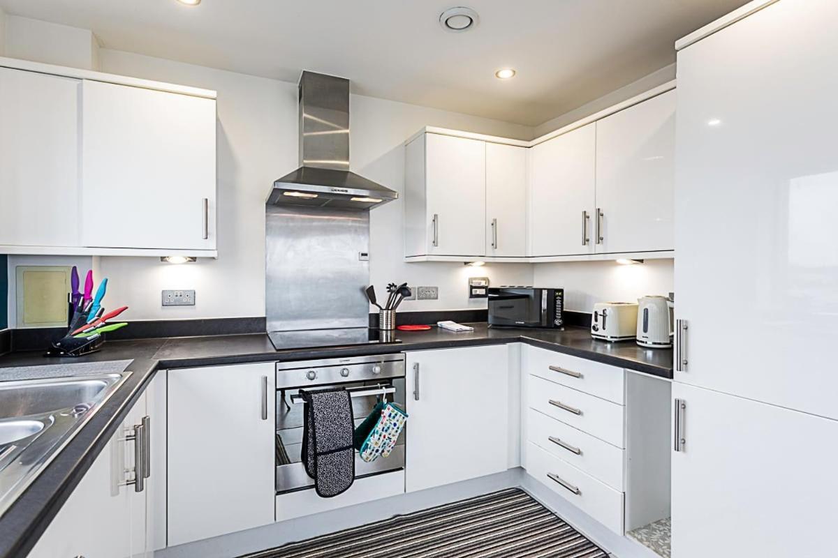 Trendy Queen'S Park Apartment With Views Across London Exterior photo