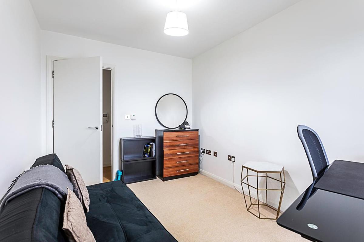 Trendy Queen'S Park Apartment With Views Across London Exterior photo