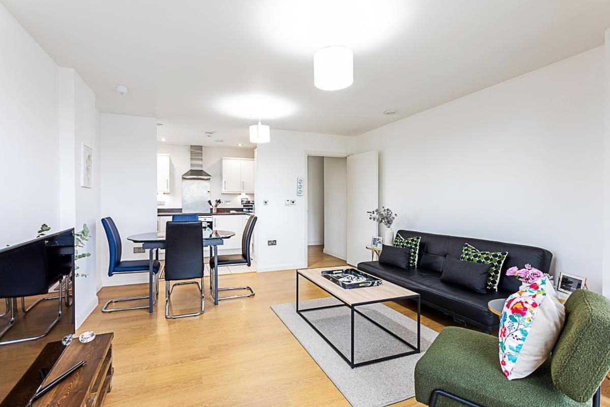 Trendy Queen'S Park Apartment With Views Across London Exterior photo