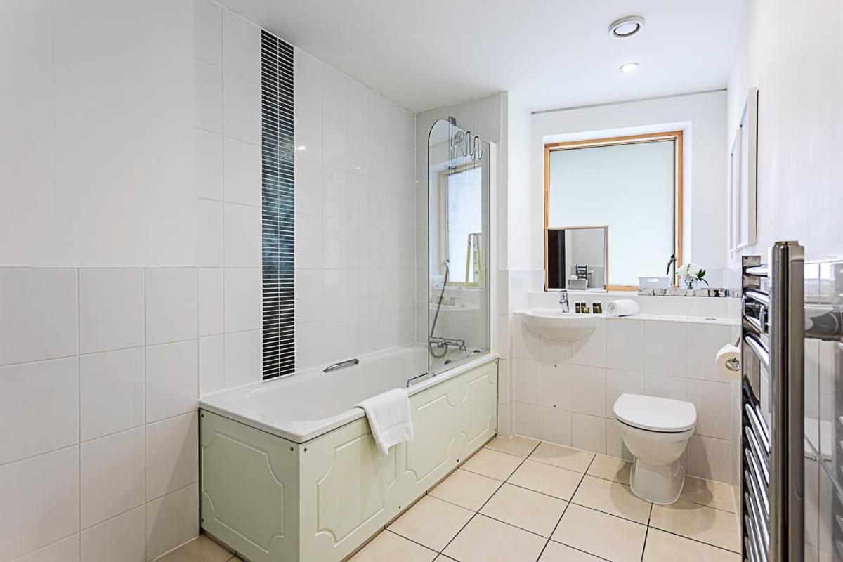 Trendy Queen'S Park Apartment With Views Across London Exterior photo